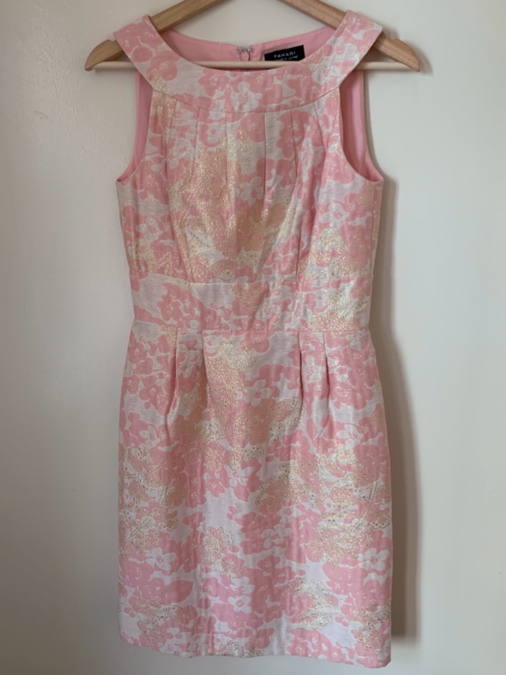 Tahari • 2 • Pink Floral Brocade Sheath Dress